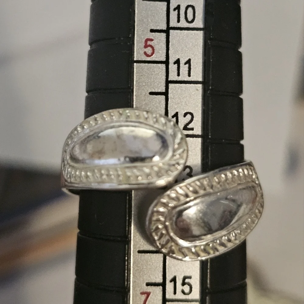 Elegant 925 Sterling Silver Women's Ring
